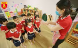 Cận cảnh bữa ăn bán trú của học sinh trong ngày đầu đi học